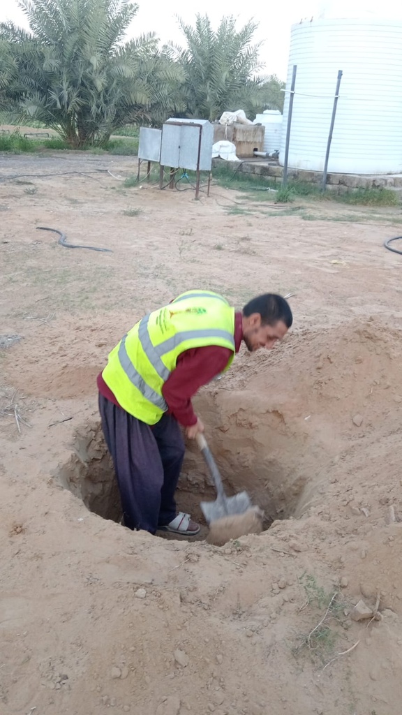 Prepare a meter-long hole  